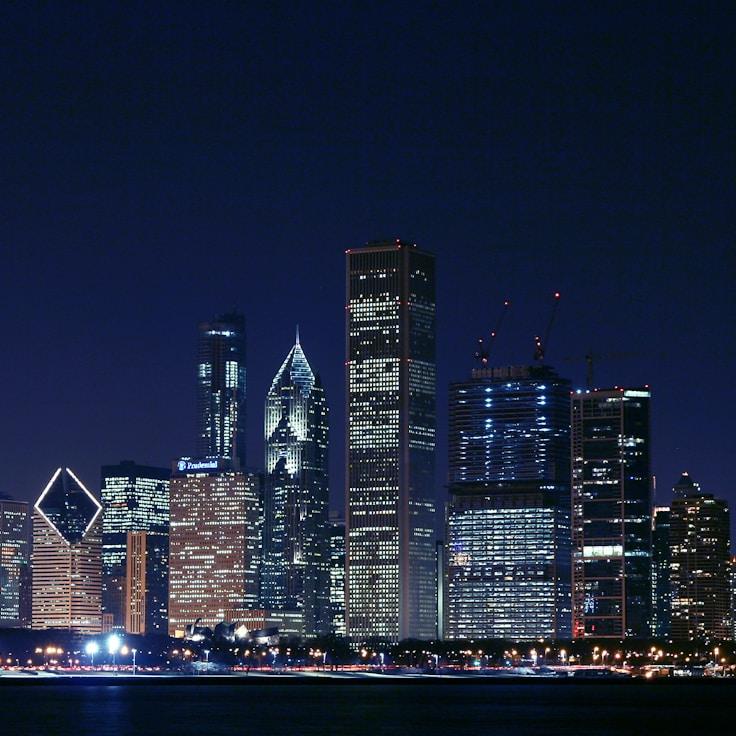 Emily Carter - Expat family life guide in United Kingdom